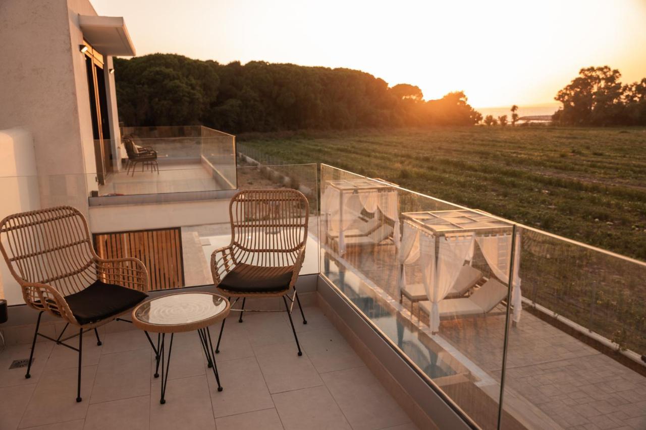 Salt Boutique Hotel Palouki Екстериор снимка