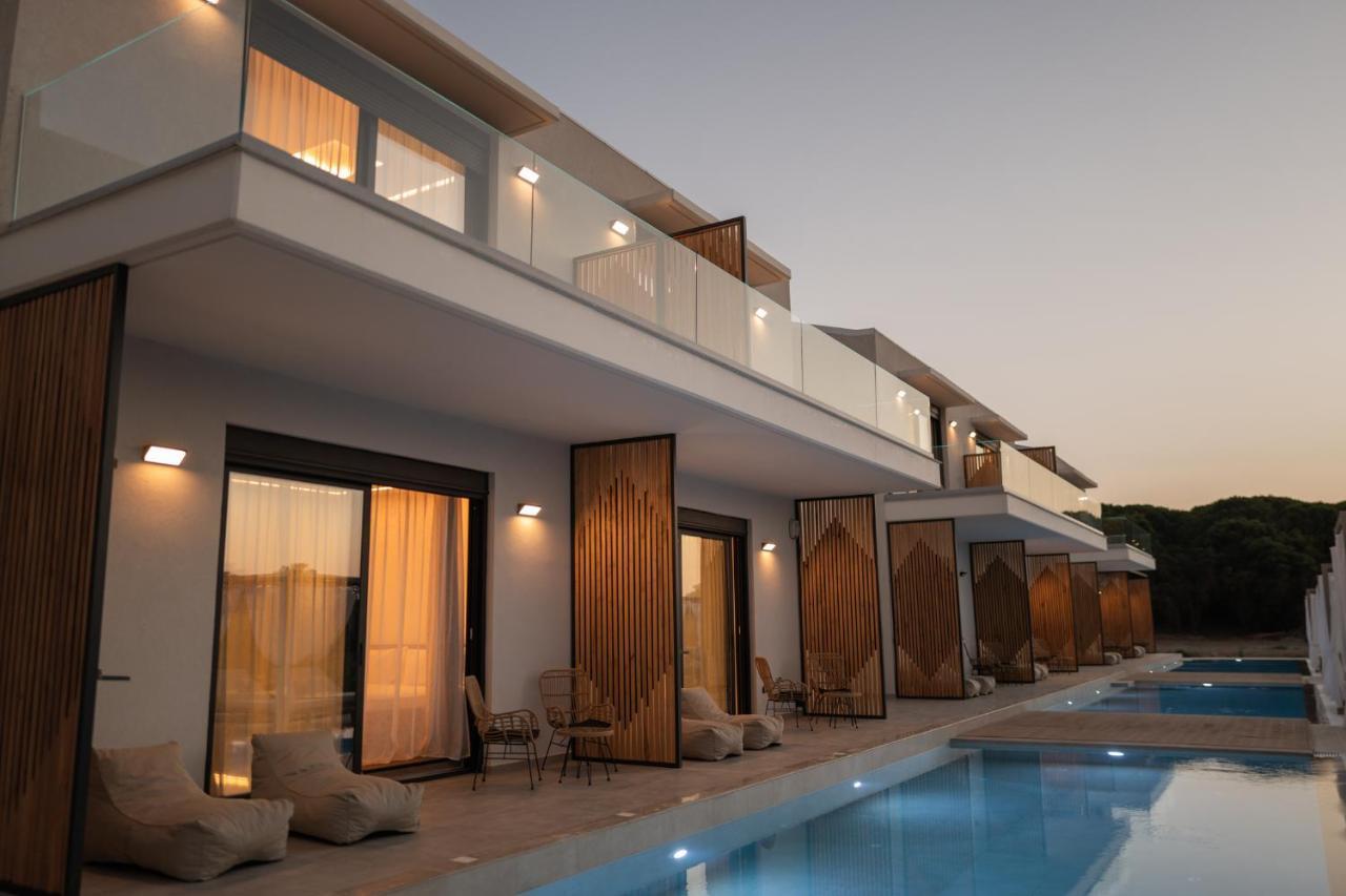 Salt Boutique Hotel Palouki Екстериор снимка
