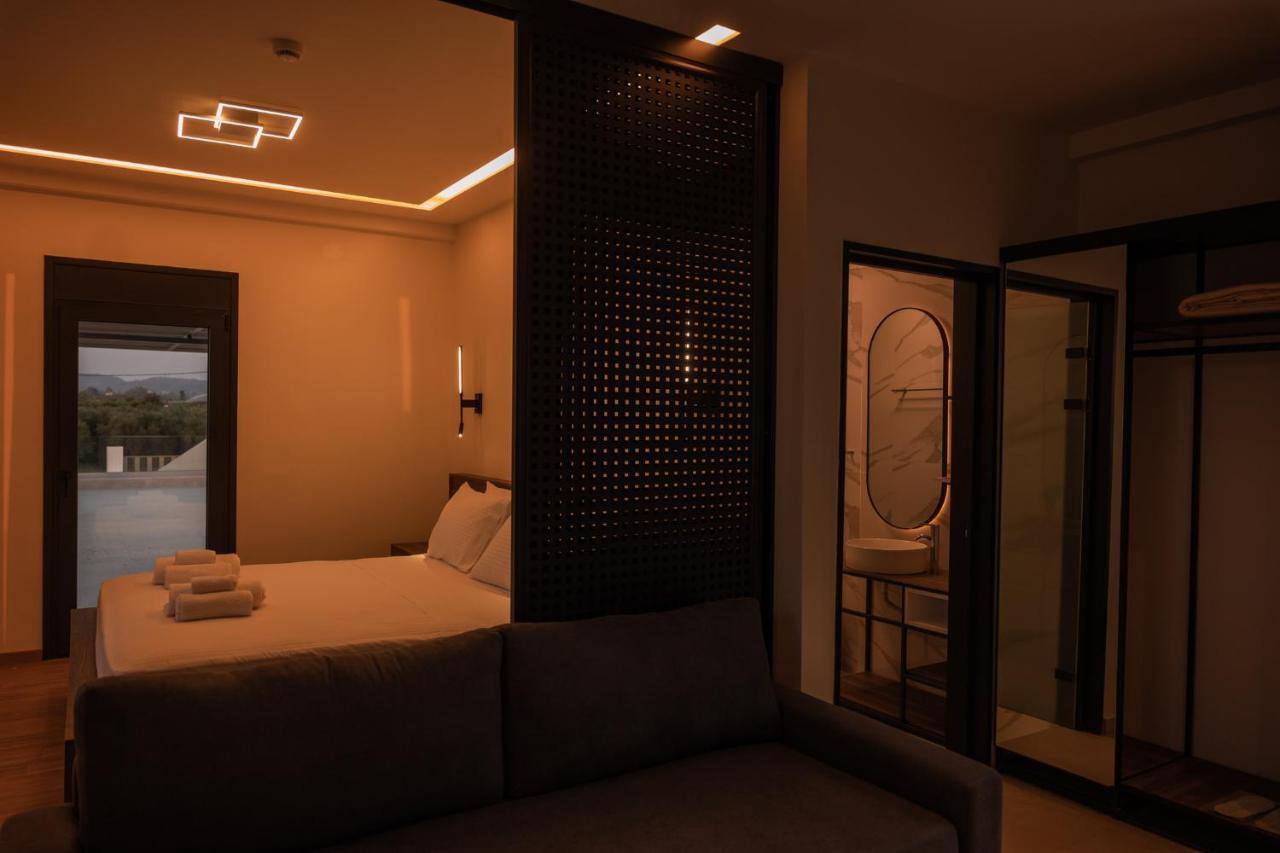 Salt Boutique Hotel Palouki Екстериор снимка