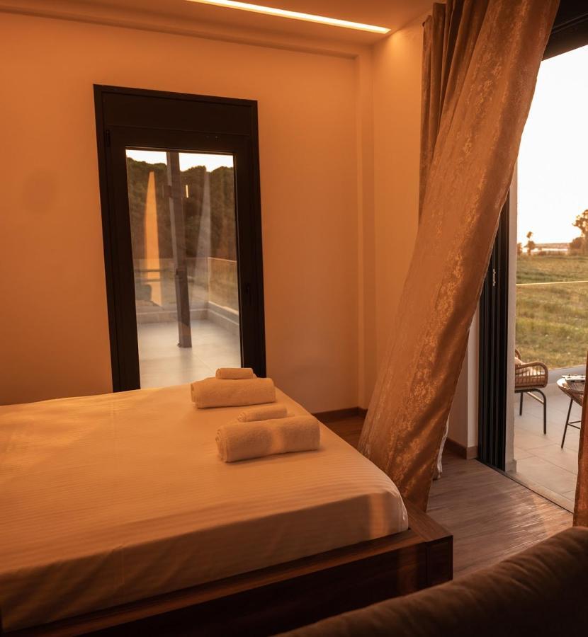 Salt Boutique Hotel Palouki Екстериор снимка