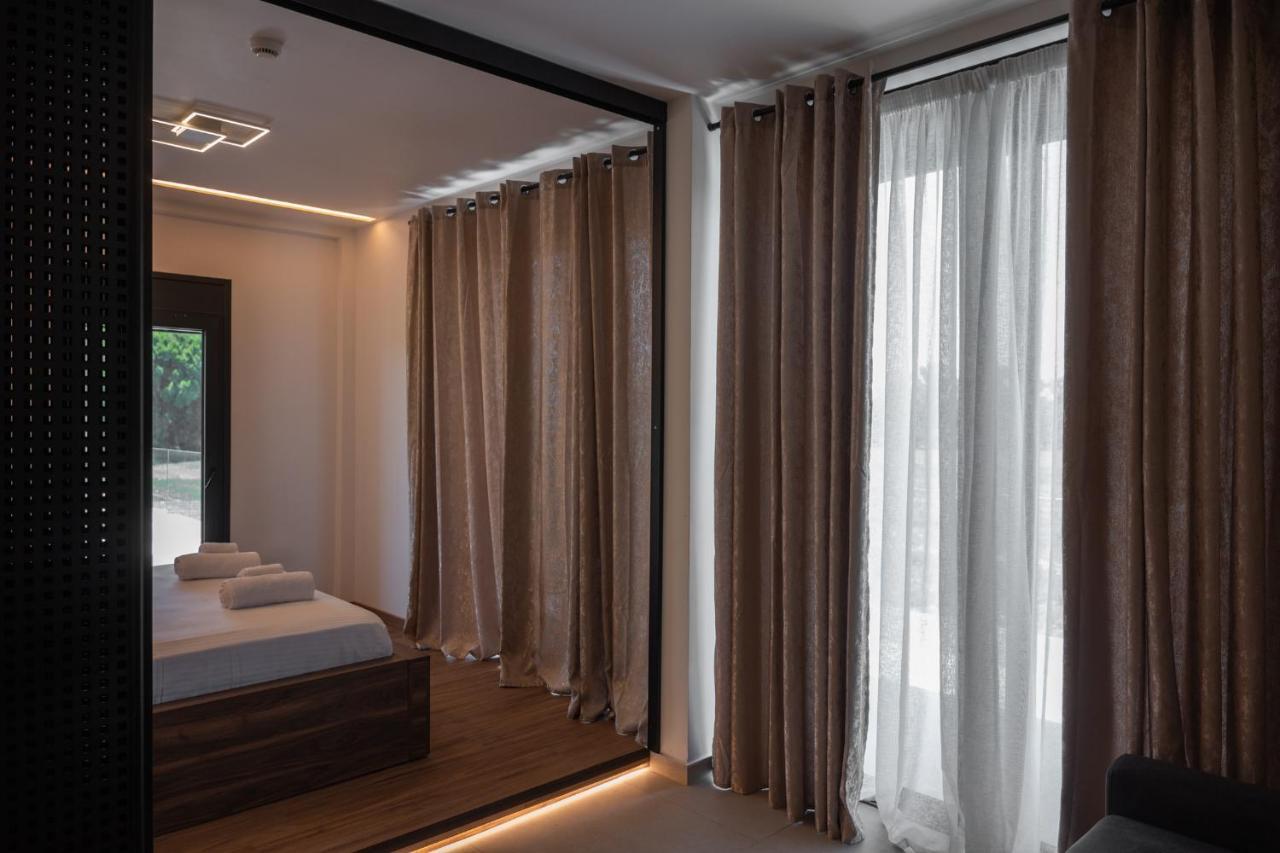 Salt Boutique Hotel Palouki Екстериор снимка
