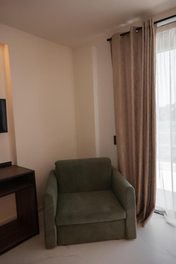 Salt Boutique Hotel Palouki Екстериор снимка